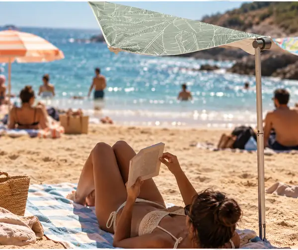 Beach holiday photograph after overlaid text is cleared.